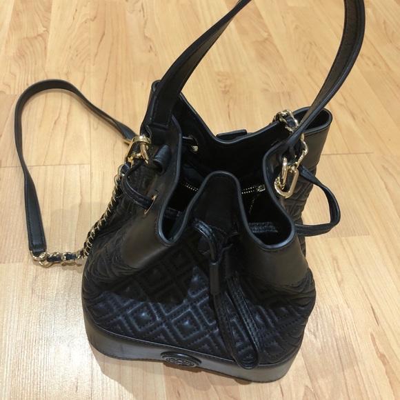 Tory Burch bucket bag - Picture 3 of 3